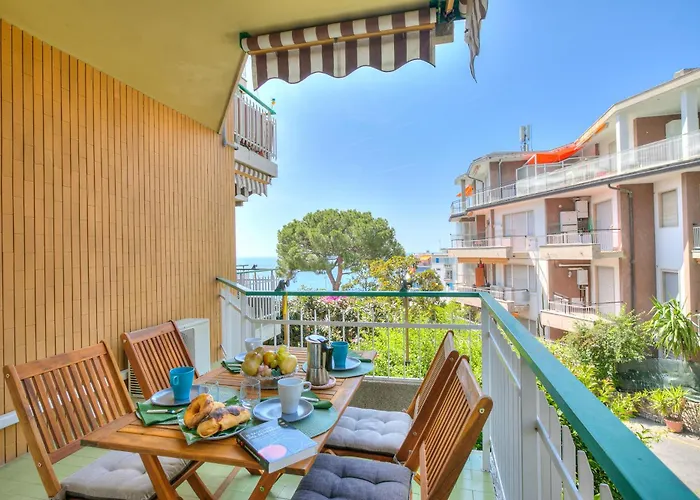 Casa Emma With Sea Glimpse - Happy Rentals