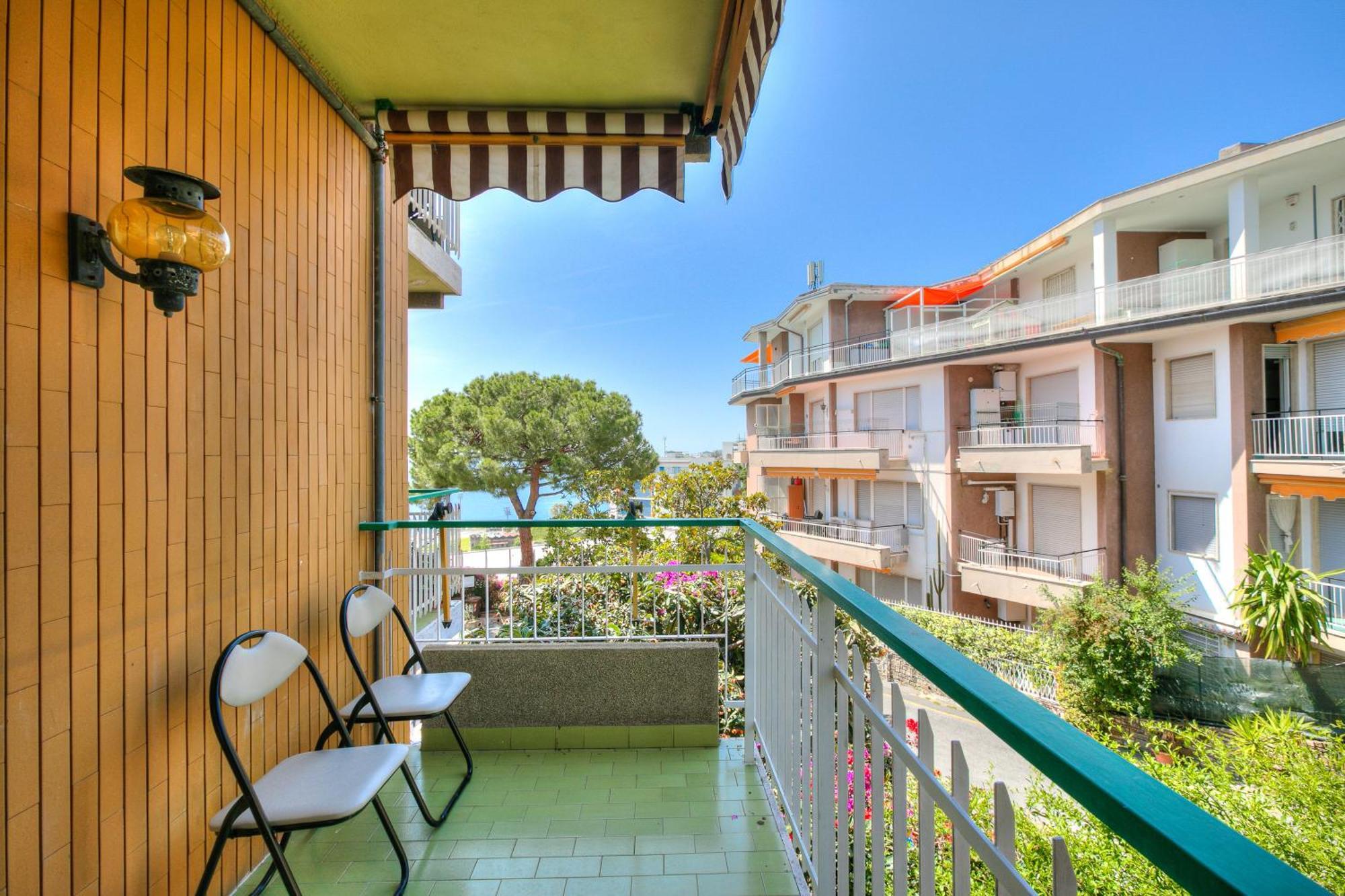 Casa Emma With Sea Glimpse - Happy Apartment Sanremo